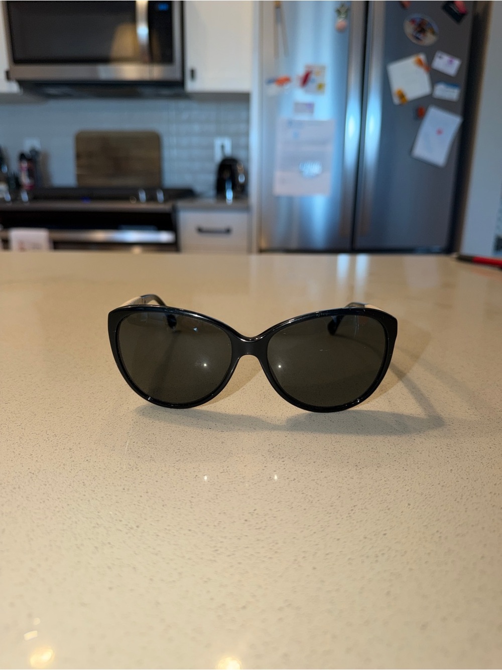 CHANEL Black Frame Sunglasses with Beige Textured Temples - Picture 6 of 11